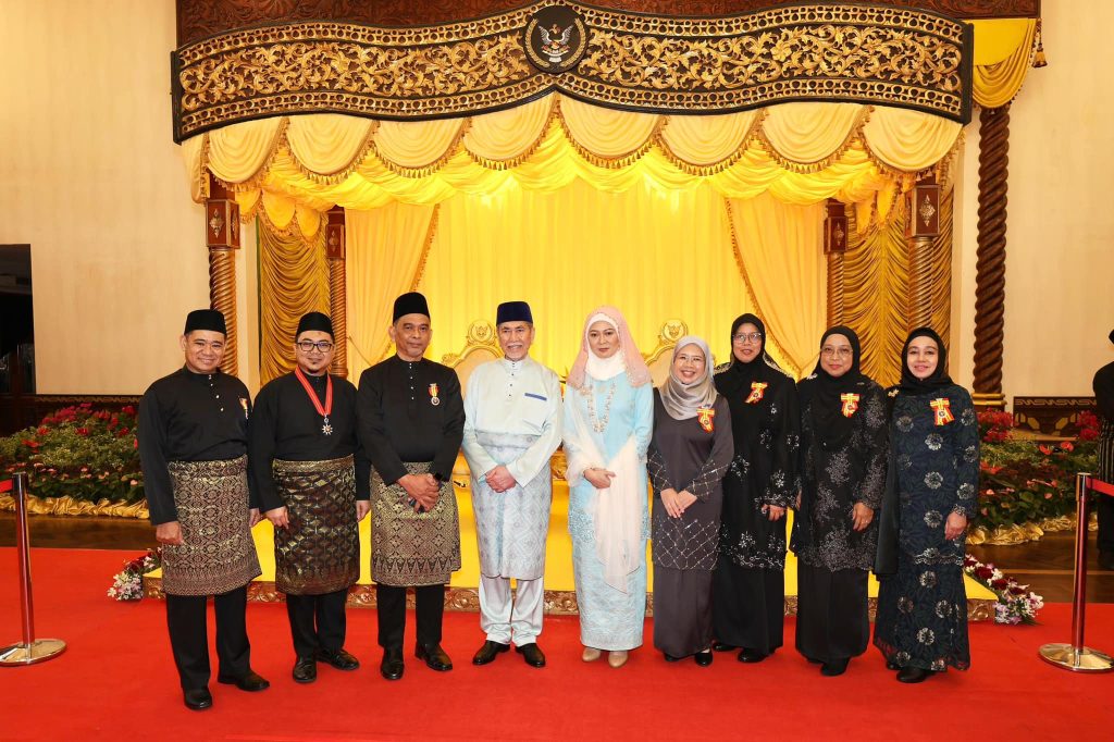 148 Honored at Sarawak State Medal Ceremony Led by TYT 2 148 Honored at Sarawak State Medal Ceremony Led by TYT