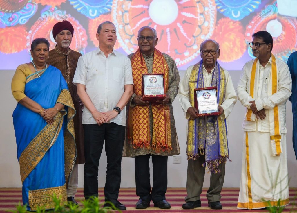 Sarawak’s Unity: A Model for Malaysia’s Harmony and Progress 2 Sarawak’s Unity A Model for Malaysia’s Harmony and Progress