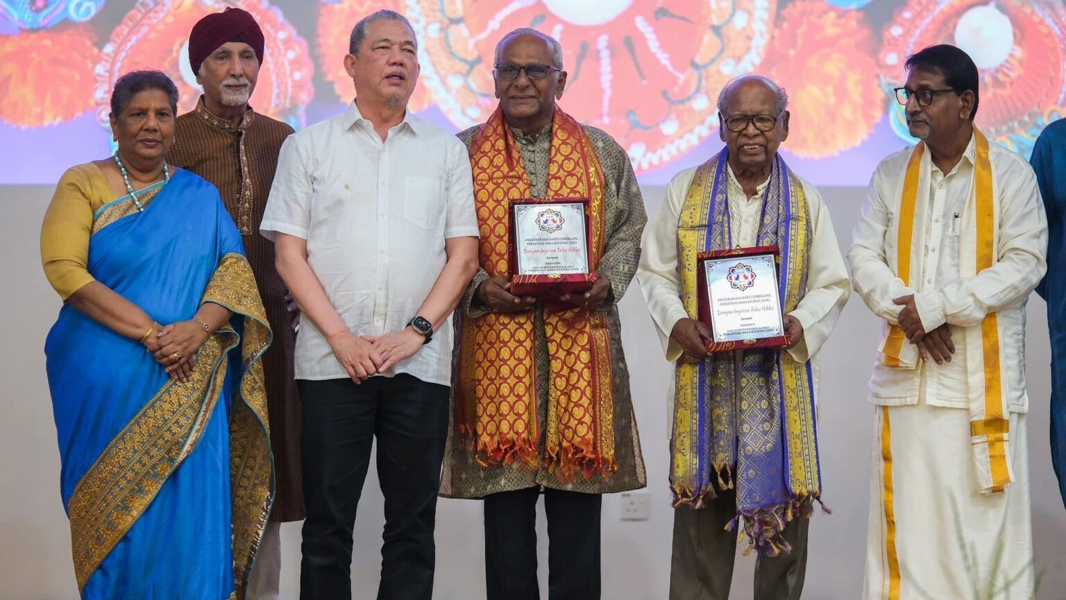 Sarawak’s Unity: A Model for Malaysia’s Harmony and Progress 1 Sarawak’s Unity A Model for Malaysia’s Harmony and Progress