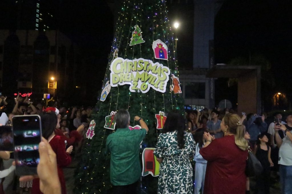 Christmas Dreamville 2.0 Brings Festive Magic to The Hills Kuching! 3 Christmas Dreamville 2.0 Brings Festive Magic to The Hills Kuching!