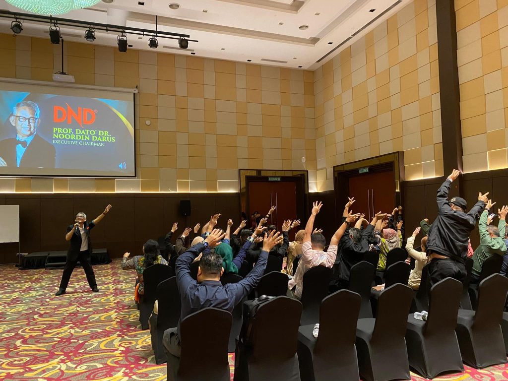 Healthy for Life Sharing Session Inspires Kuching with Prof. Dr. Noordin Darus 2 Healthy for Life Sharing Session Inspires Kuching with Prof. Dr. Noordin Darus