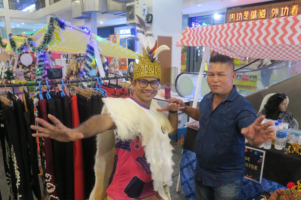 Kuching’s Christmas Heartbeat: A Festive Haven for Unique Gifts 4 Kuching’s Christmas Heartbeat A Festive Haven for Unique Gifts