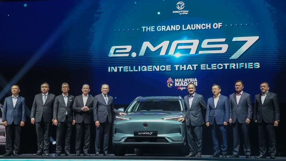 Proton e.MAS 7 Electric Vehicle Launched by PM Anwar: Prices Start at RM109,800 1 Proton e.MAS 7 Electric Vehicle Launched by PM Anwar Prices Start at RM109,800