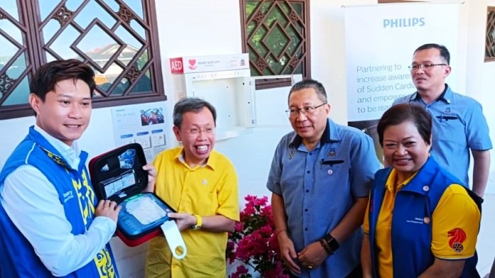 Sarawak to Make AEDs Mandatory in Public Spaces for Heart Safety 2 Sarawak to Make AEDs Mandatory in Public Spaces for Heart Safety