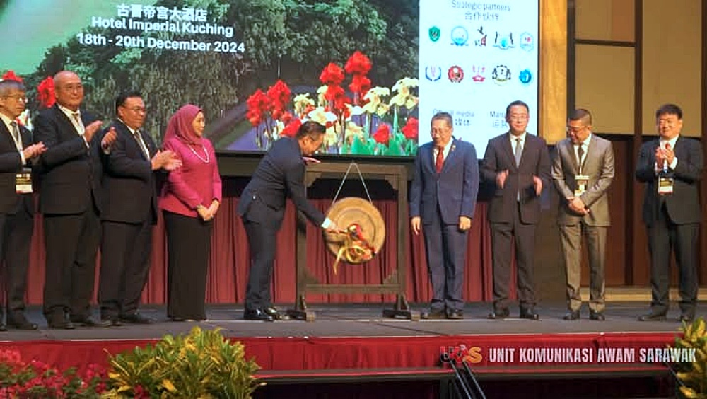 Sarawak to Strengthen Ties with China Through Collaboration and Innovation 2 Sarawak to Strengthen Ties with China Through Collaboration and Innovation