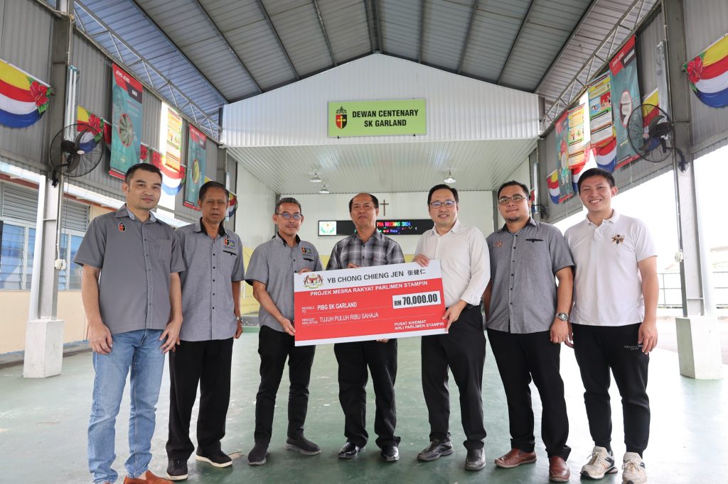 Smart TVs for Stampin Schools: Chong Chieng Jen Pushes Digitalisation 2 Smart TVs for Stampin Schools Chong Chieng Jen Pushes Digitalisation