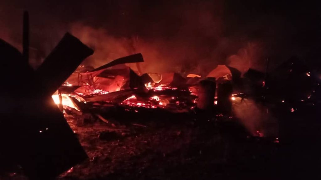 Two Workers Injured in Lundu Workers' Housing Fire 2 Two Workers Injured in Lundu Workers' Housing Fire