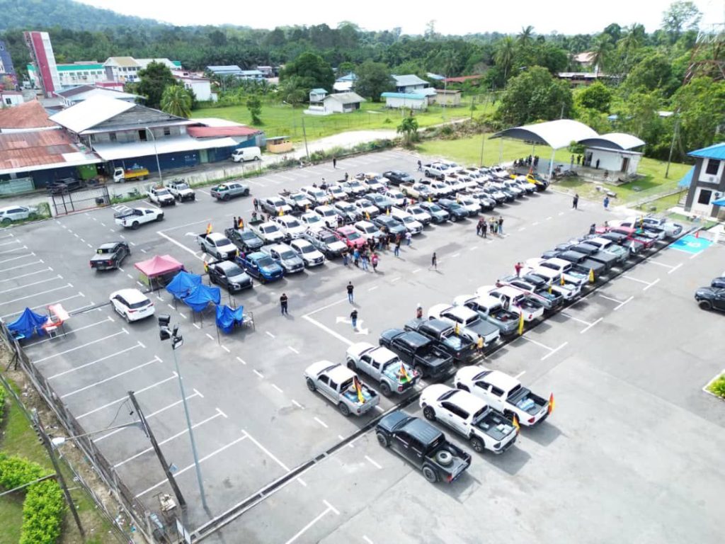 100 4WD Vehicles Deliver Aid to Niah Longhouse Fire Victims