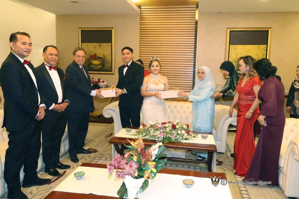 Abg Johari and Wife Grace Deputy Minister’s Daughter’s Wedding in Kuching 2 Abg Johari and Wife Grace Deputy Minister’s Daughter’s Wedding in Kuching
