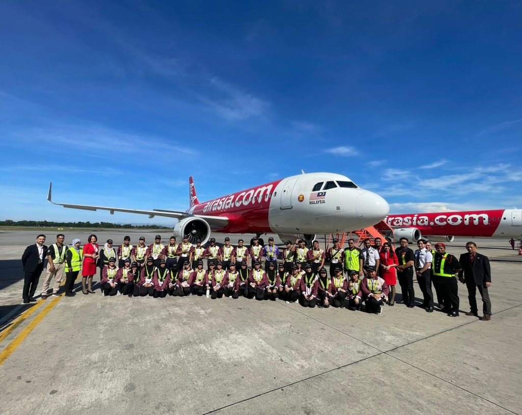AirAsia and KKIA Inspire Sabahan Youths with Aviation Insights 2 AirAsia and KKIA Inspire Sabahan Youths with Aviation Insights
