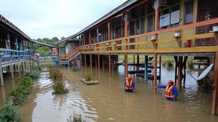 Catastrophic Floods Strike Beluru, Displacing Nearly 5,000 Residents 1 Catastrophic Floods Strike Beluru, Displacing Nearly 5,000 Residents