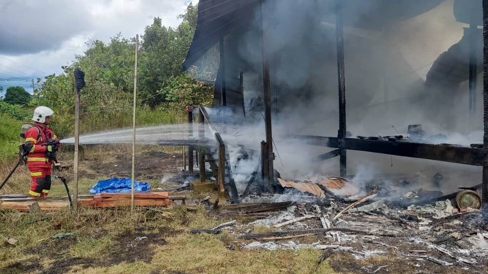 Family Home in Kampung Telok Bulat Reduced to Ashes in Fire