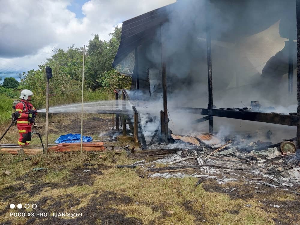 Family Home in Kampung Telok Bulat Reduced to Ashes in Fire