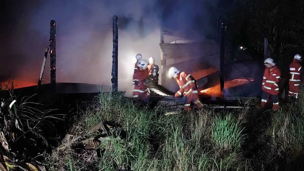 Fire Nearly Destroys Empty House in Miri Swift Action by Firefighters