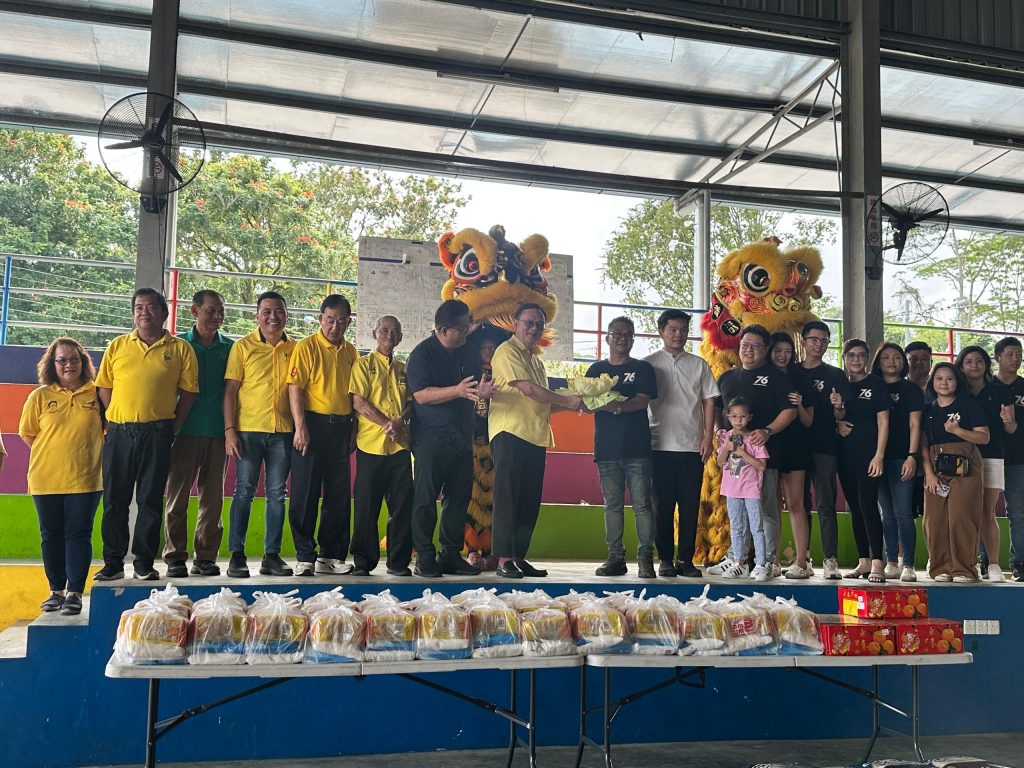 Heartwarming Chinese New Year Giveaway by JL Group at Kota Padawan 4 Heartwarming Chinese New Year Giveaway by JL Group at Kota Padawan