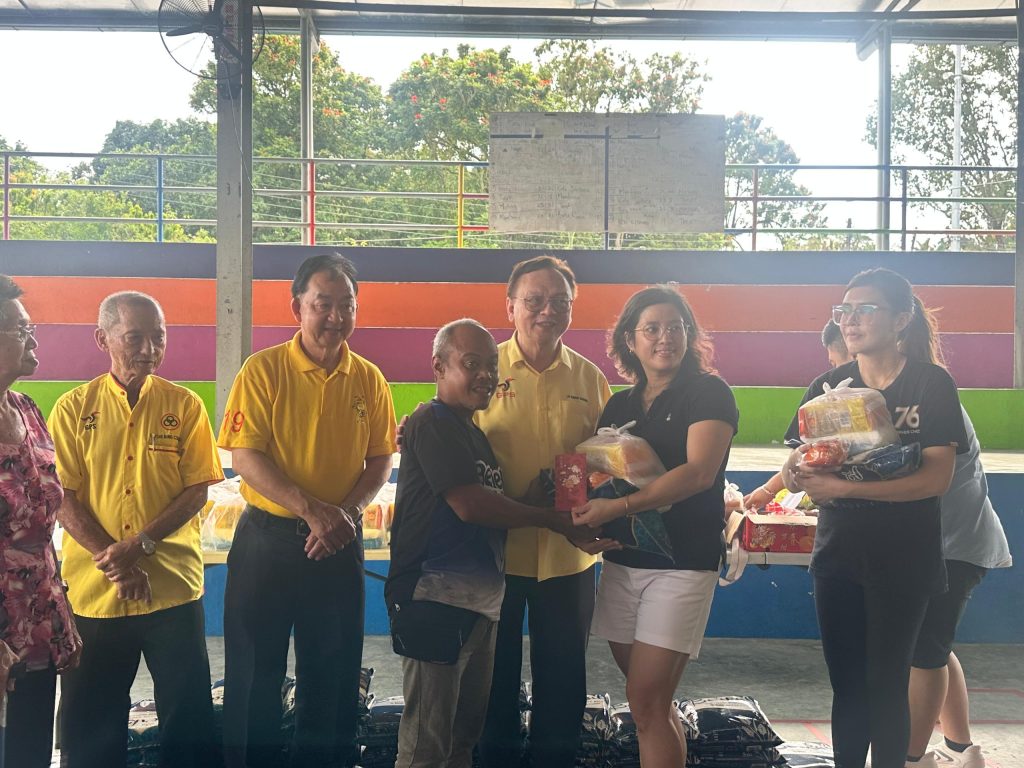 Heartwarming Chinese New Year Giveaway by JL Group at Kota Padawan 2 Heartwarming Chinese New Year Giveaway by JL Group at Kota Padawan