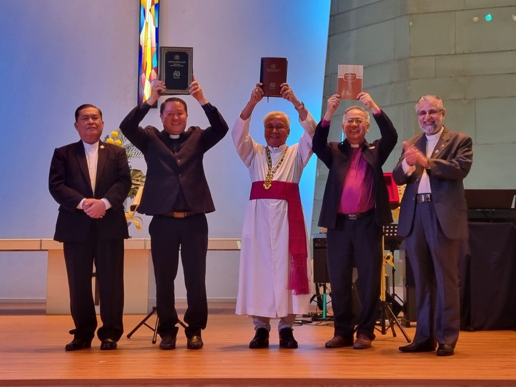 Historic Launch: Two New Bahasa Malaysia Bibles Unveiled in Sarawak 2 Historic Launch Two New Bahasa Malaysia Bibles Unveiled in Sarawak