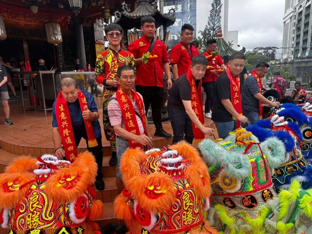Kuching Welcomes Year of the Wood Snake with Vibrant Eye-Dotting Ceremony 3 Kuching Welcomes Year of the Wood Snake with Vibrant Eye-Dotting Ceremony