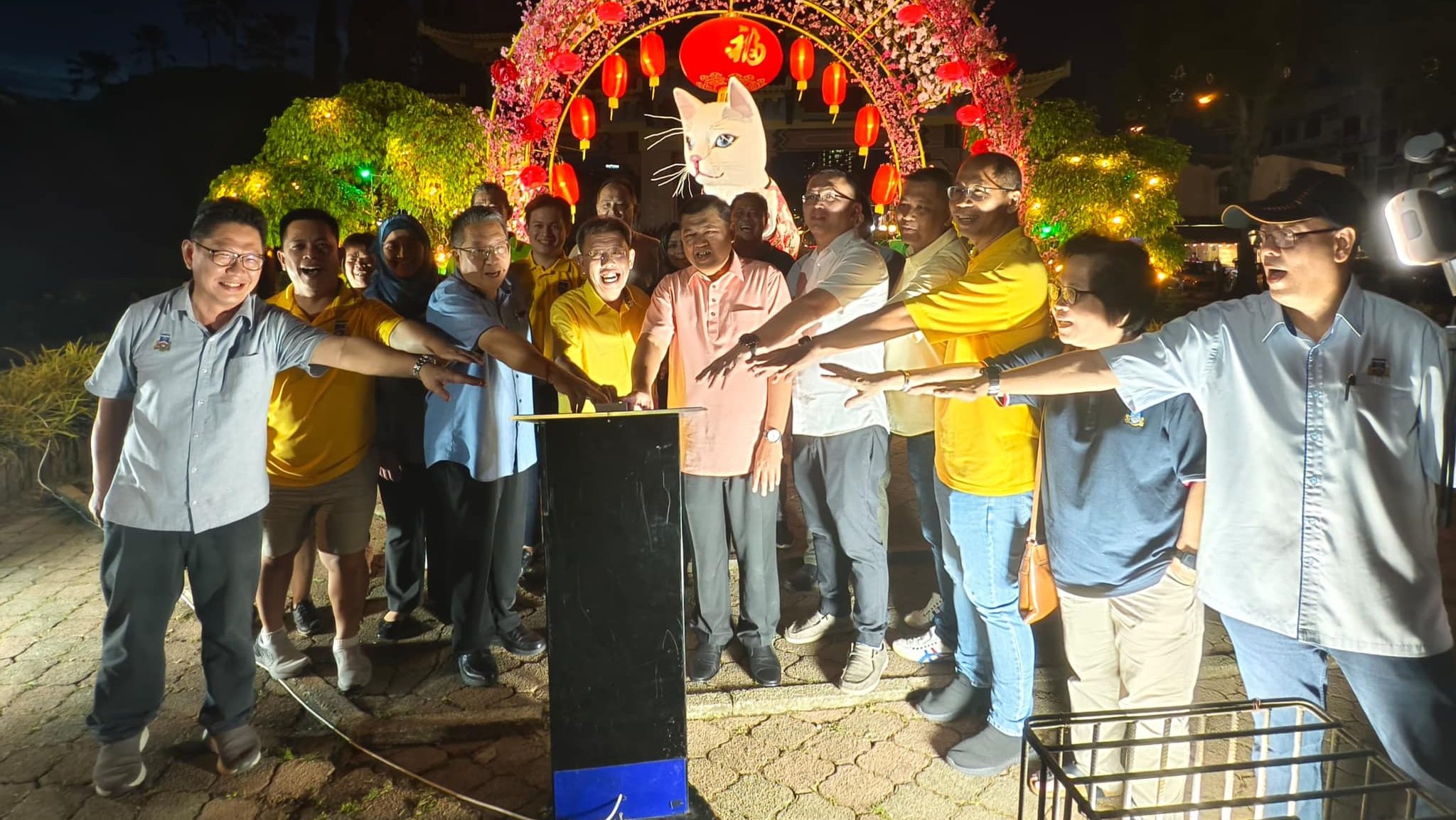 Kuching’s Iconic Cat Statue Gets Festive Makeover for Year of the Snake 2025