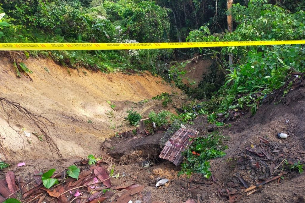 Landslides Devastate Kapit: Kampung Baru Faces Severe Impact 2 Landslides Devastate Kapit Kampung Baru Faces Severe Impact