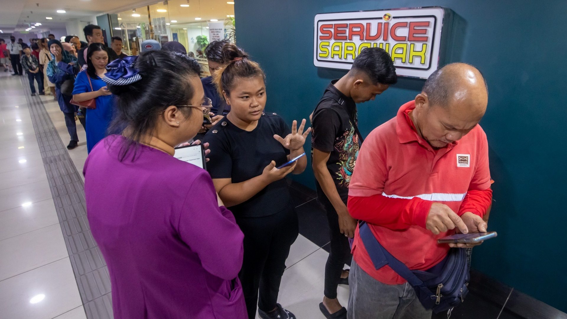 Long Queues Frustrate Sarawakians Over SKAS Registration Issues 1 Long Queues Frustrate Sarawakians Over SKAS Registration Issues