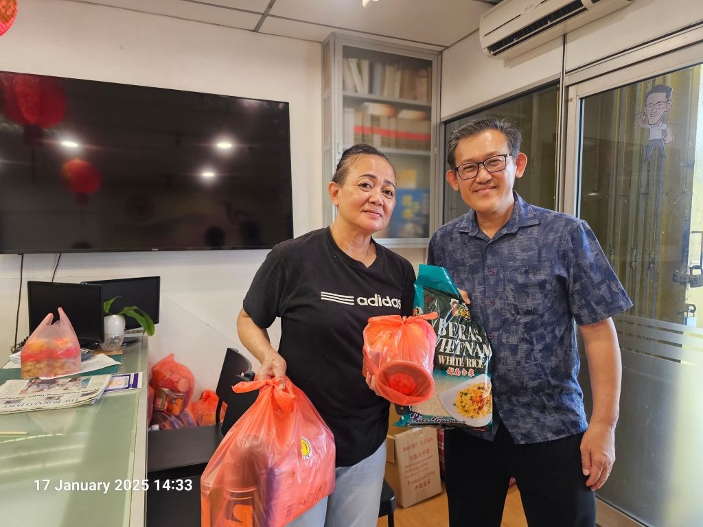 SUPP Batu Lintang Shares Lunar New Year Joy with 150 Grateful Families 3 SUPP Batu Lintang Shares Lunar New Year Joy with 150 Grateful Families