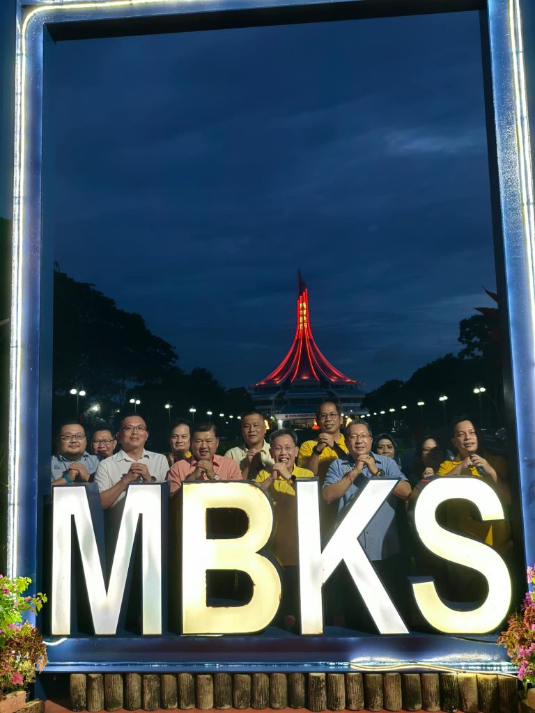 Sarawak Deputy Premier Lights Up Vision for Kuching with LED Innovations