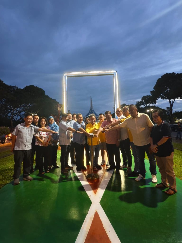 Sarawak Deputy Premier Lights Up Vision for Kuching with LED Innovations