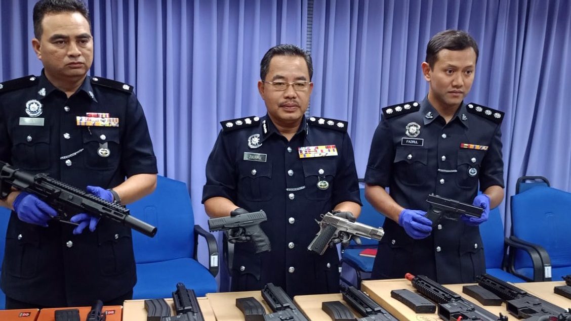 Toy Shop Owner, Employee Arrested for Fake Firearms in Sibu