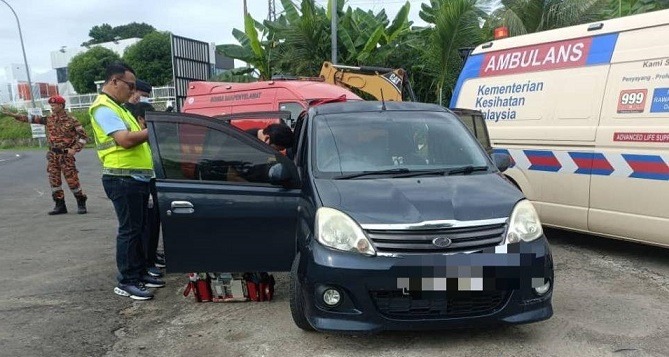 Tragedy in KK: Senior Citizen Dies Inside Locked Car, Flood Rescues Ongoing 2 Tragedy in KK Senior Citizen Dies Inside Locked Car, Flood Rescues Ongoing