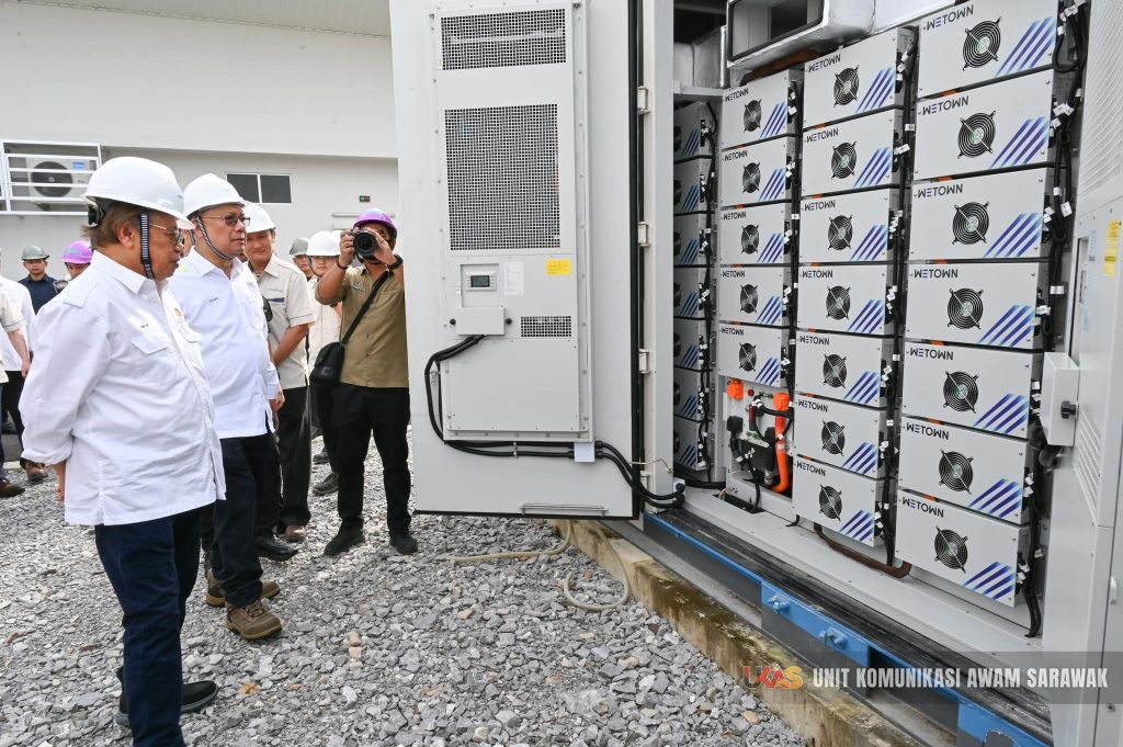 Sarawak Pioneers Malaysia’s First Utility-Scale Battery Energy Storage System 2 Sarawak Pioneers Malaysia’s First Utility-Scale Battery Energy Storage System