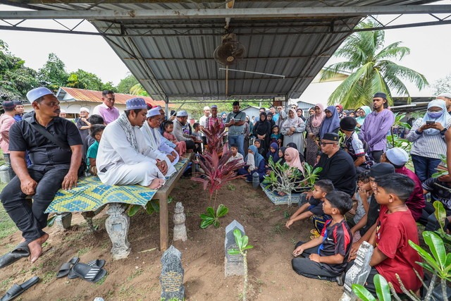 10-Year-Old Boy Who Choked on Gummy Bears Laid to Rest in Kepala Batas