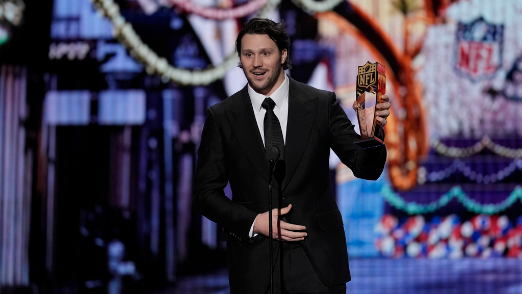 Josh Allen Crowned MVP at NFL Honors: Bills Star Breaks Records 2 Josh Allen Crowned MVP at NFL Honors: Bills Star Breaks Records