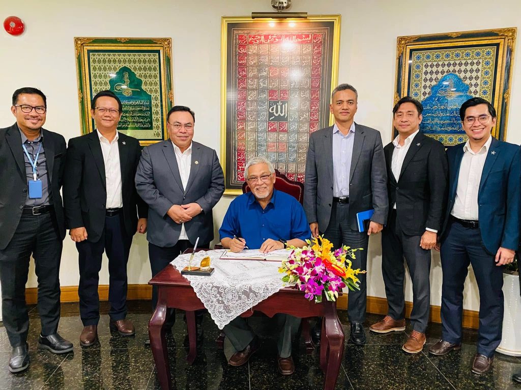 AFFIN Bank Strengthens Ties with DBKU, Eyes CSR Collaboration 2 AFFIN Bank Strengthens Ties with DBKU, Eyes CSR Collaboration