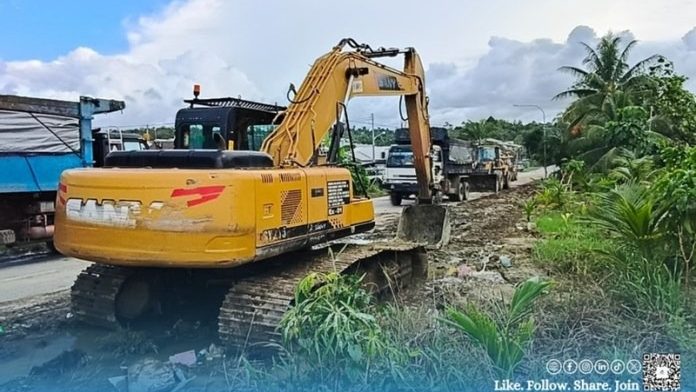Bintulu Port Landslide: Authorities Race to Prevent Further Erosion 1 Bintulu Port Landslide Authorities Race to Prevent Further Erosion