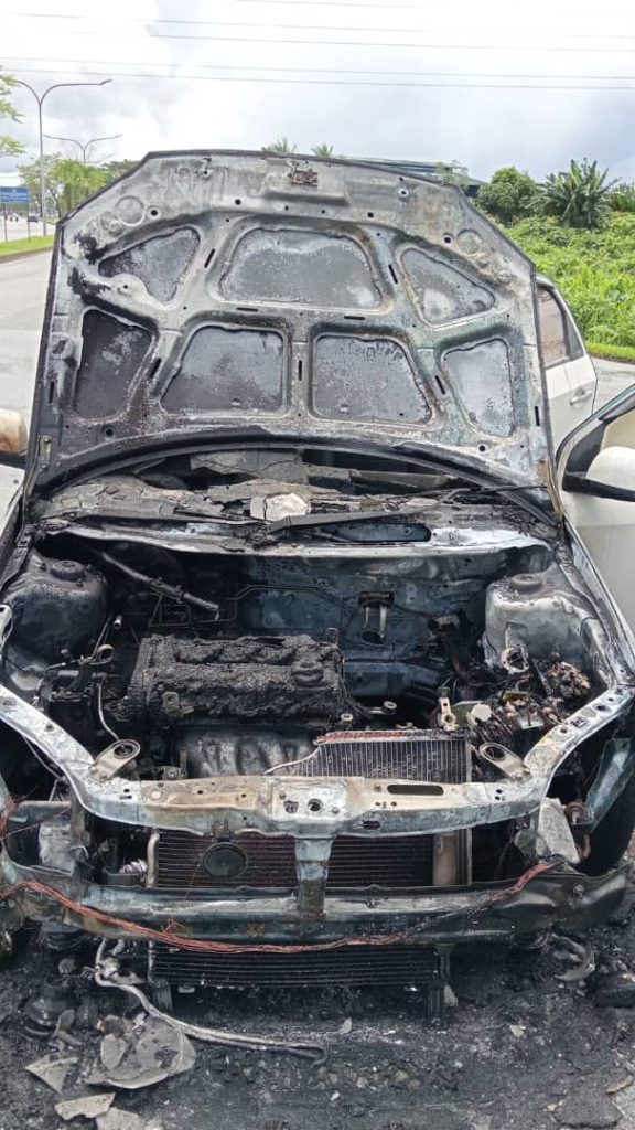 Car Catches Fire at Jalan Ulu Lanang, Sibu – Man and Woman Escape Unhurt