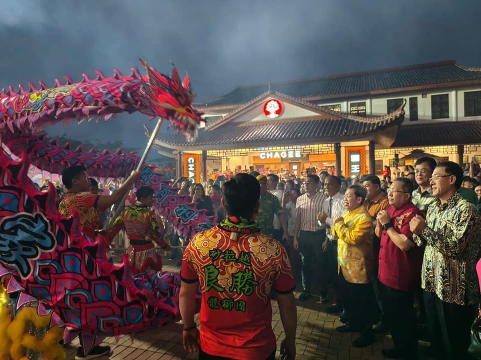 Chap Goh Meh Lights Up Kuching with Love and Culture at Friendship Park 3 Chap Goh Meh Lights Up Kuching with Love and Culture at Friendship Park