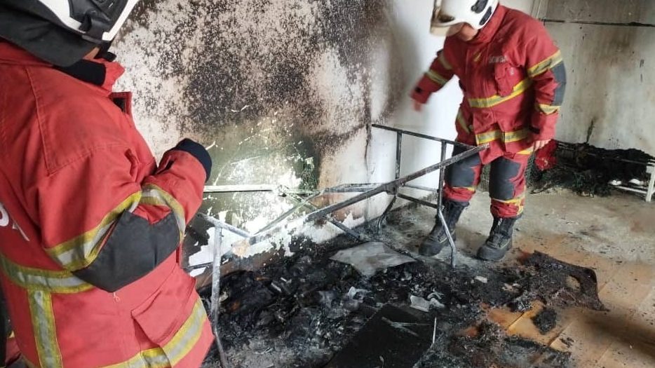 Fire Destroys Rental Room at Jalan Wan Alwi Shop Lot, No Casualties Reported