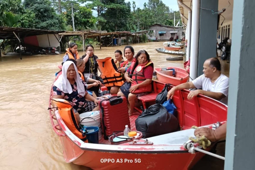 Flood Evacuees in Sarawak Drop to 5,125 Despite Mukah, Sibu Increases 2 Flood Evacuees in Sarawak Drop to 5,125 Despite Mukah, Sibu Increases