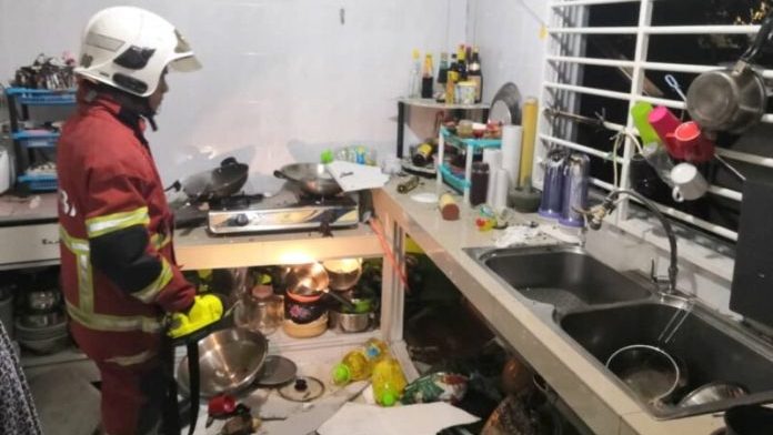 Kitchen Explosion in Desa Pujut, Miri Suspected Due to Gas Leak 1 Kitchen Explosion in Desa Pujut, Miri Suspected Due to Gas Leak