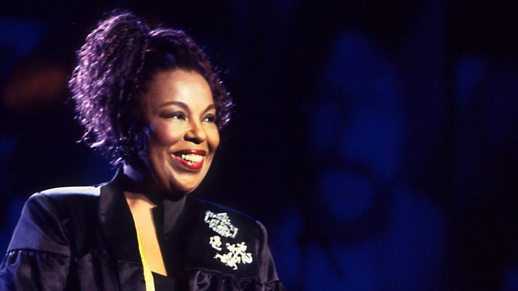 Legendary Singer Roberta Flack Passes Away at 88 2 Legendary Singer Roberta Flack Passes Away at 88