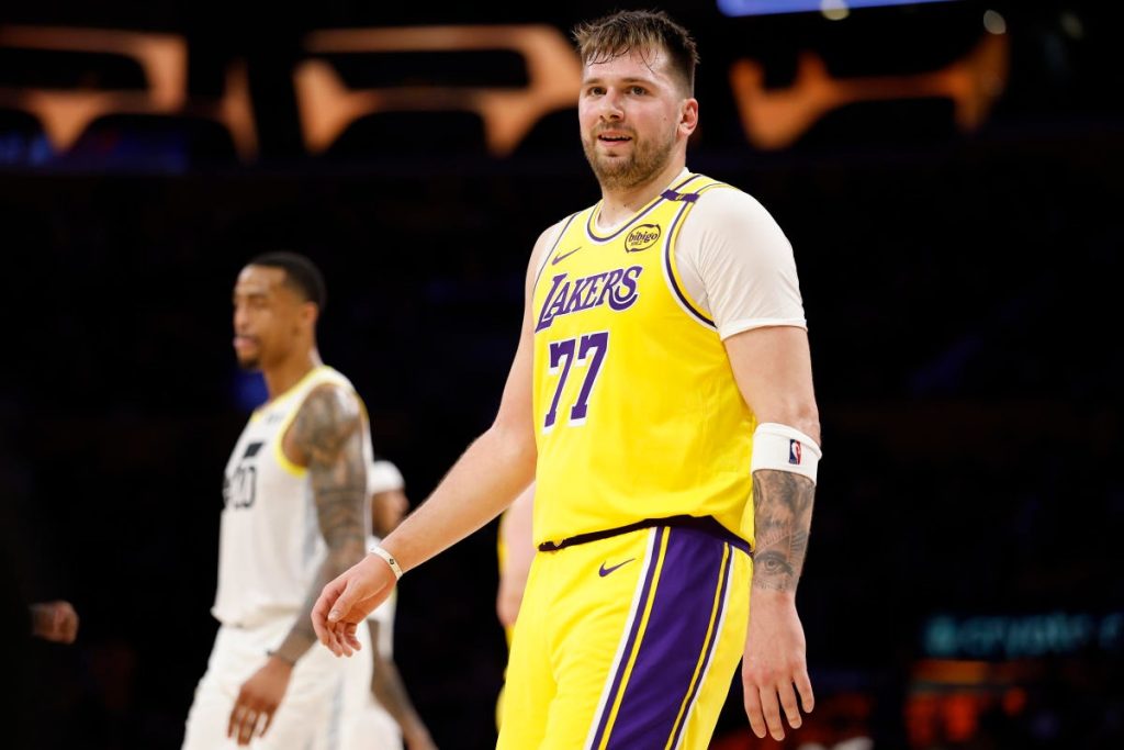 Luka Dončić Shines in Lakers Debut as Dirk Nowitzki Shows Support 2 Luka Dončić Shines in Lakers Debut as Dirk Nowitzki Shows Support