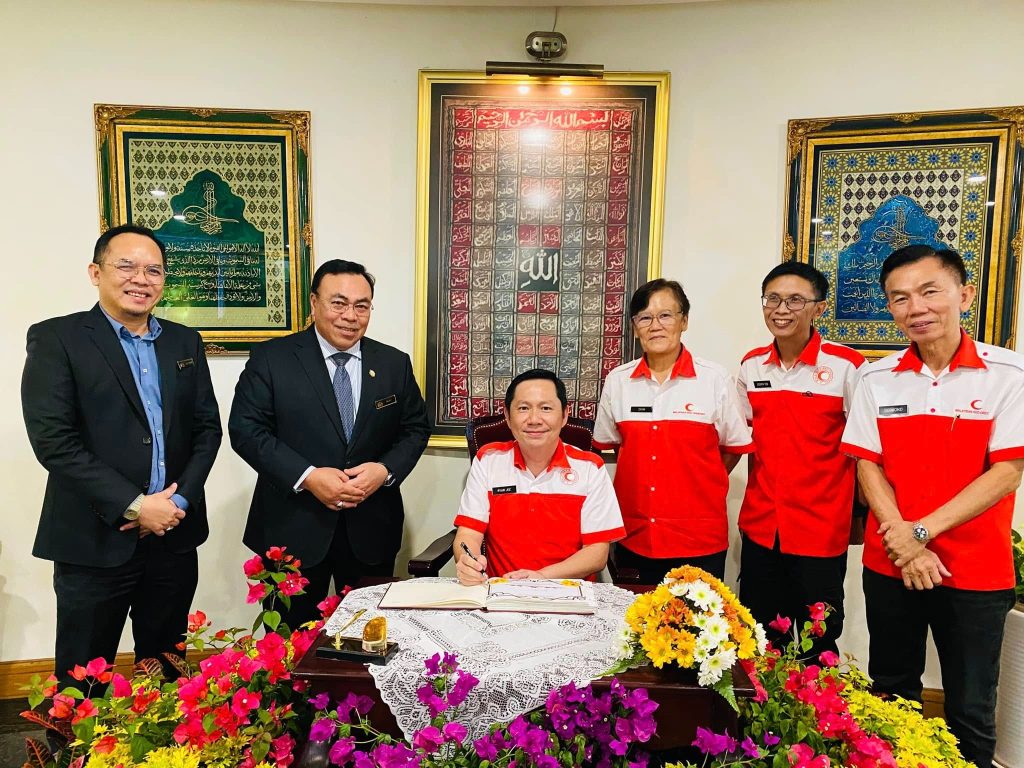 Mayor of North Kuching Welcomes Red Crescent Kuching for Future Community Projects 4 Mayor of North Kuching Welcomes Red Crescent Kuching for Future Community Projects