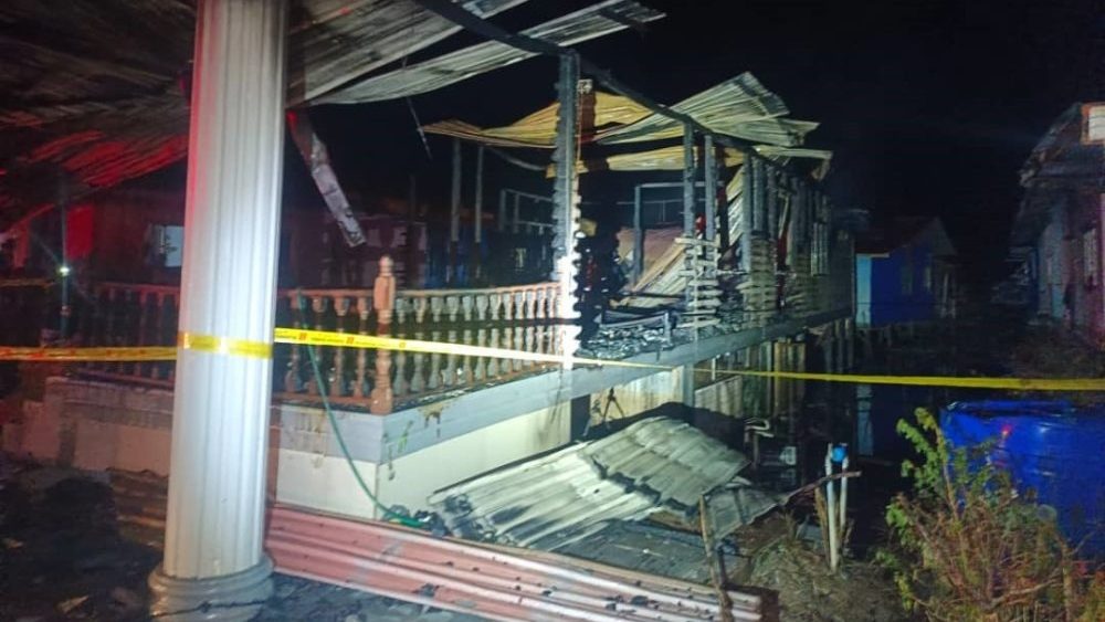 Miri Couple Suffers Burns as Fire Destroys Their Home in Minutes