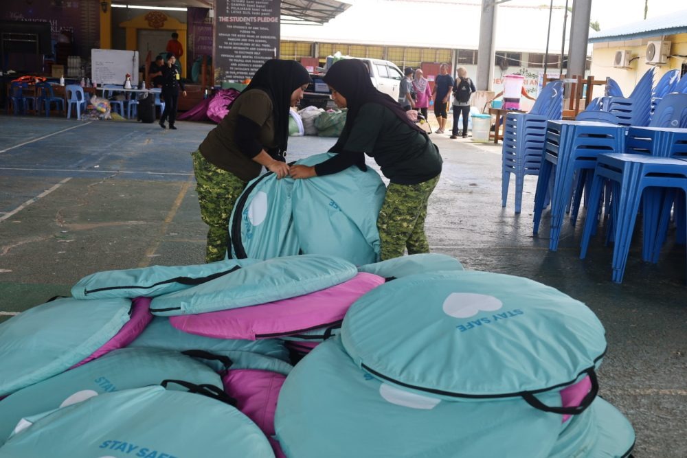 PPS Dewan SMK Tatau Officially Closes After 14 Days of Flood Relief 2 PPS Dewan SMK Tatau Officially Closes After 14 Days of Flood Relief