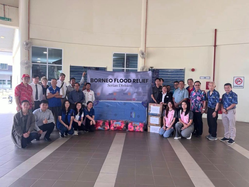 Rotary Club of Kuching Central Donates Aid to Serian Flood Victims 2 Rotary Club of Kuching Central Donates Aid to Serian Flood Victims