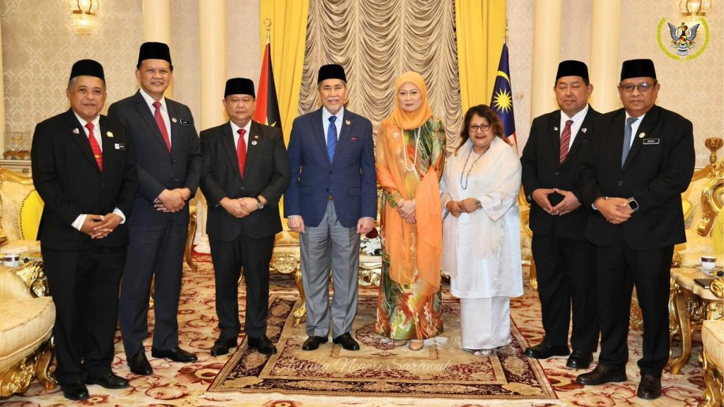 Sarawak Governor Welcomes Courtesy Visit from Ministry of Works Delegation
