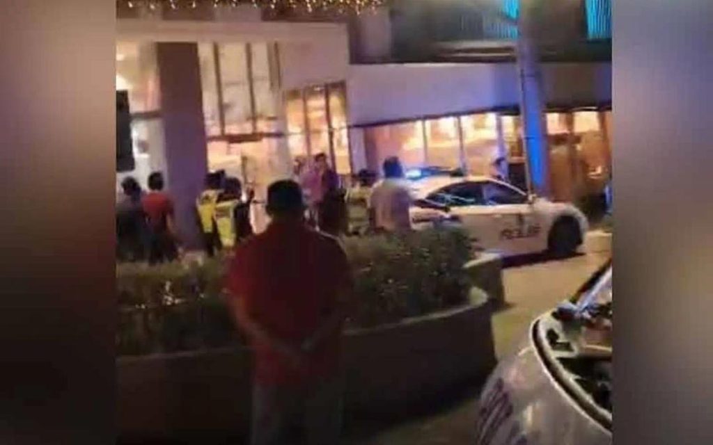 Shots Fired at Setia Alam Mall: Police Investigate Goldsmith Shop Incident 2 Shots Fired at Setia Alam Mall Police Investigate Goldsmith Shop Incident