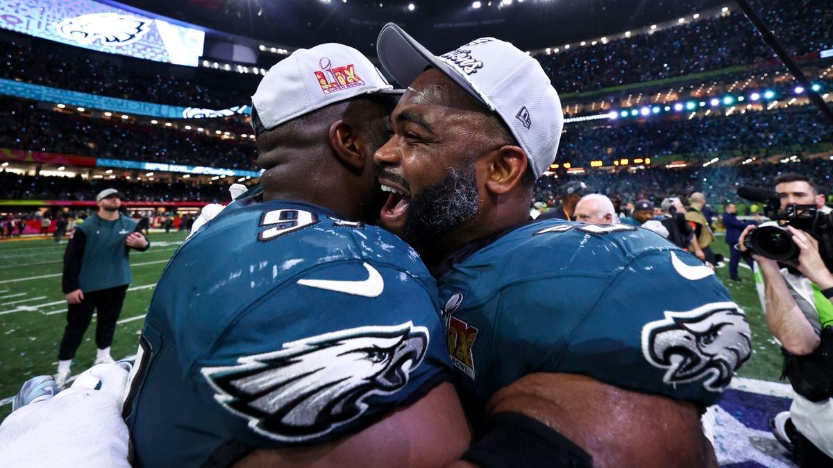 Super Bowl 2025 Chiefs Edge Out Eagles in a Nail-Biter Final