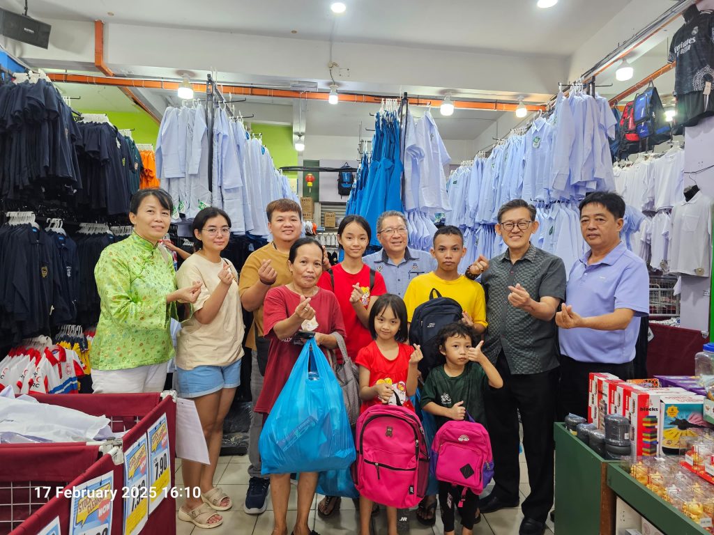 Swift Action by Community Leaders to Aids Fire Victims in Kampung Tabuan Dayak